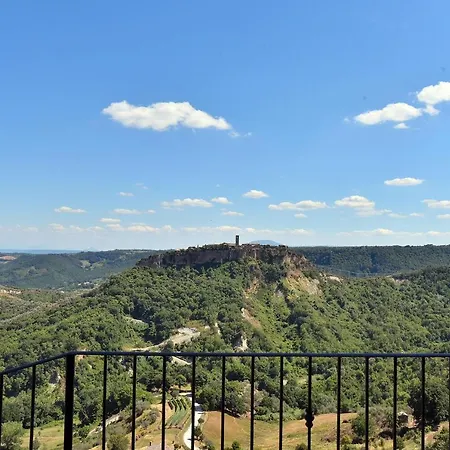 Le Calanque La Terrazza Su Civita Casa de Férias