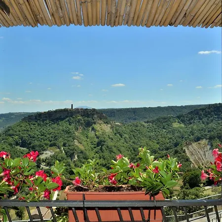 Le Calanque La Terrazza Su Civita