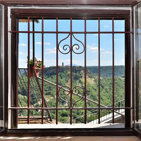 Le Calanque La Terrazza Su Civita Lubriano