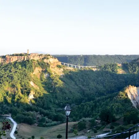 Le Calanque La Terrazza Su Civita Casa de Férias Lubriano