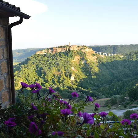 Le Calanque La Terrazza Su Civita Casa de Férias