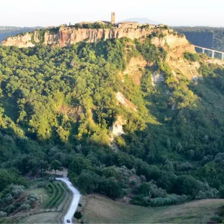 Le Calanque La Terrazza Su Civita Casa de Férias